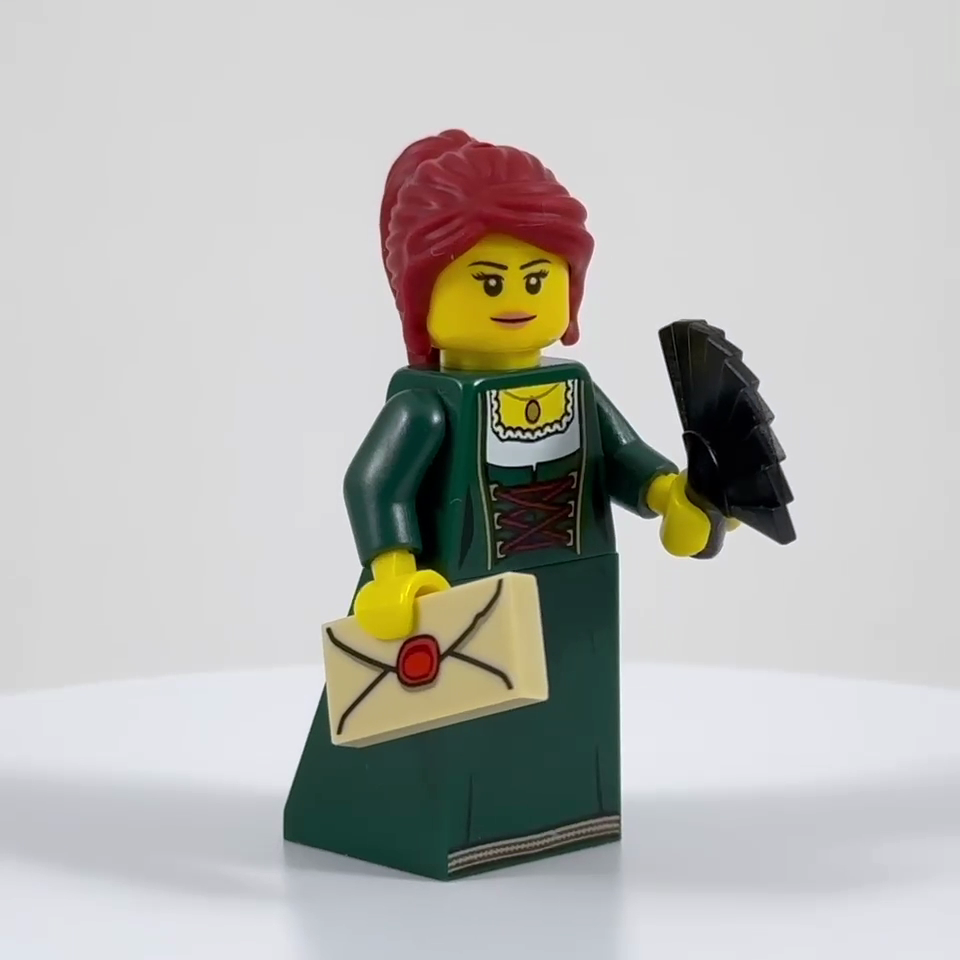 Revolutionary War Female Colonist With Dark Green Dress Minifigure