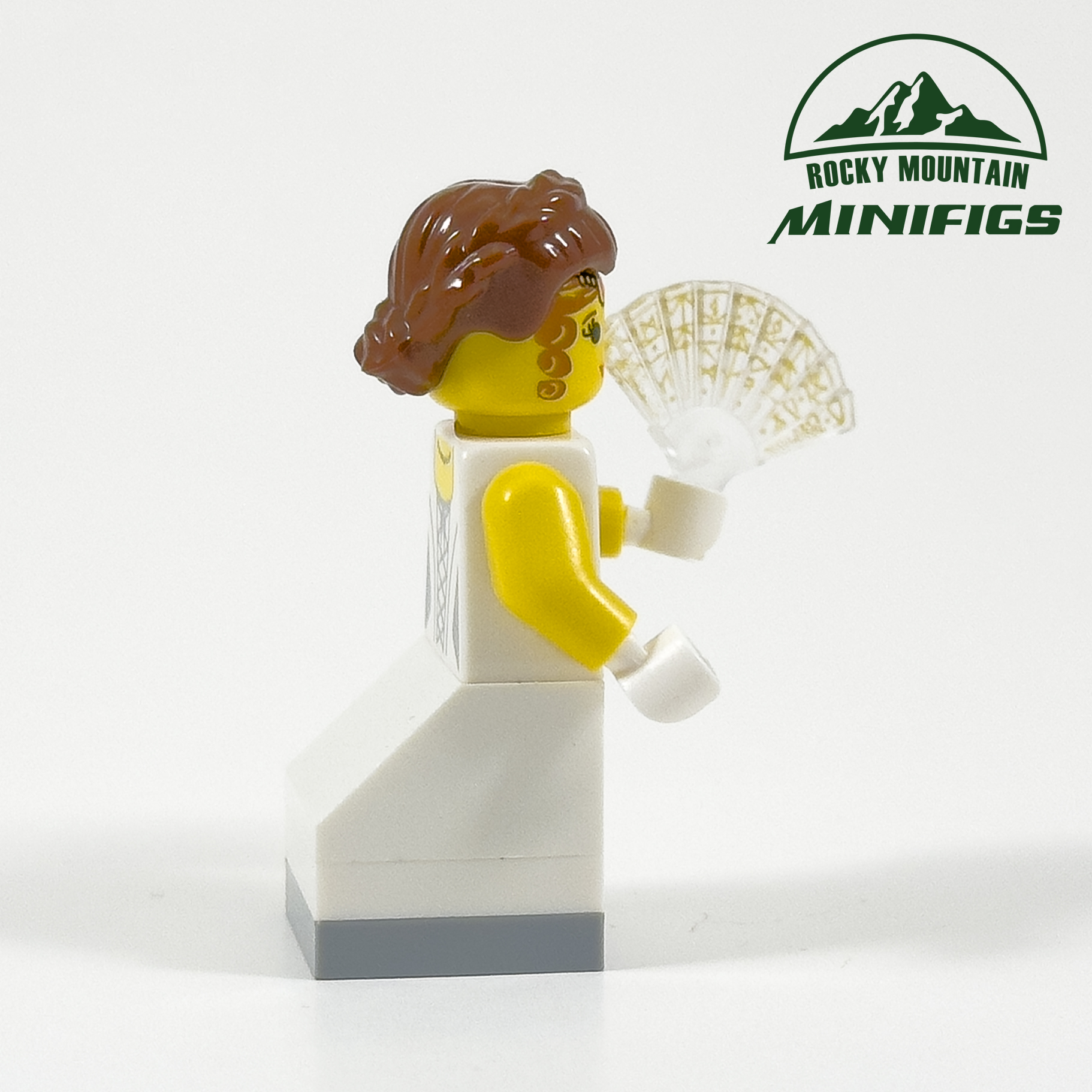 phb-aristocrat-woman-bg-side